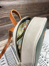 Load image into Gallery viewer, Sage & Cream