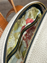 Load image into Gallery viewer, Sage & Cream