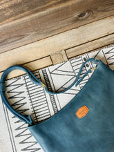 Load image into Gallery viewer, Blueberry Bullhide