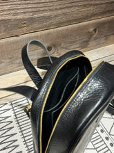 Load image into Gallery viewer, Pebbled Vintage Black