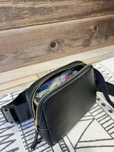 Load image into Gallery viewer, Classic Pebbled Black