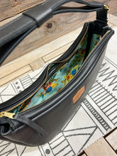 Load image into Gallery viewer, Classic Pebbled Black