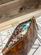 Load image into Gallery viewer, Embossed Tortoise Shell
