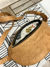 Load image into Gallery viewer, Embossed Spanish Lace (Caramel Latte)
