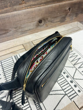 Load image into Gallery viewer, Pebbled Classic Black
